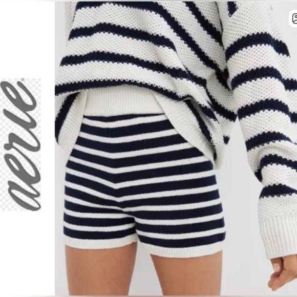 Aerie Women’s Sz M? Navy/White Stripe Knit Sweater Shorts - Picture 1 of 12